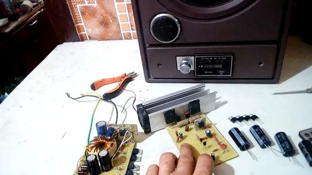 Как сделать мощную колонку с усилителем, под флешку. смотреть онлайн