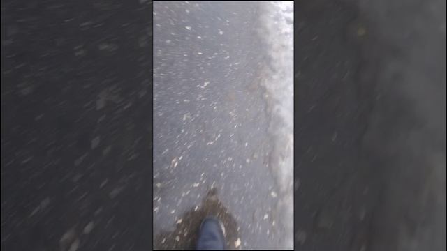 Я иду по лужам