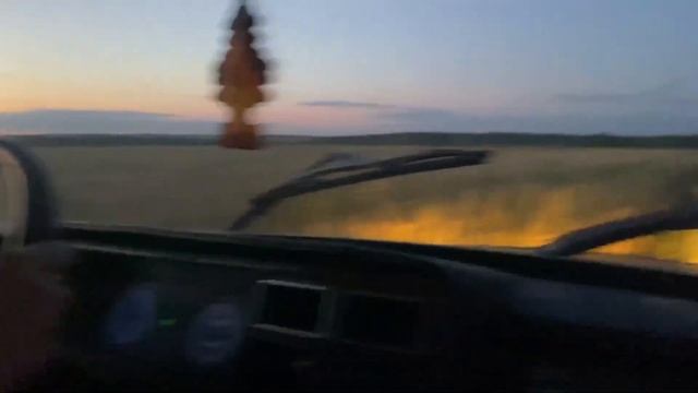 ВАЗ2107 за 40к! ПОЧИНИЛИ-опять сломалась!ОТКРЫЛАСЬ ДВЕРЬ на СКОРОСТИ!ДРИФТ в ПОЛЕ! НАШЛИ В САЛОНЕ.. смотреть онлайн