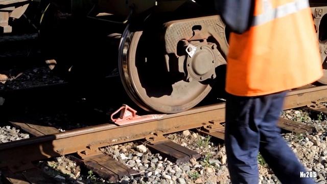 Действия составителя при прицепке вагонов . смотреть онлайн