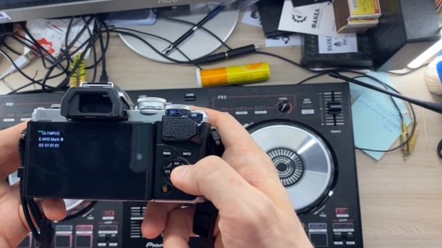 Как узнать пробег камеры Olympus OM-D E-M10 M5 M1 // Пошаговая Инструкция смотреть онлайн