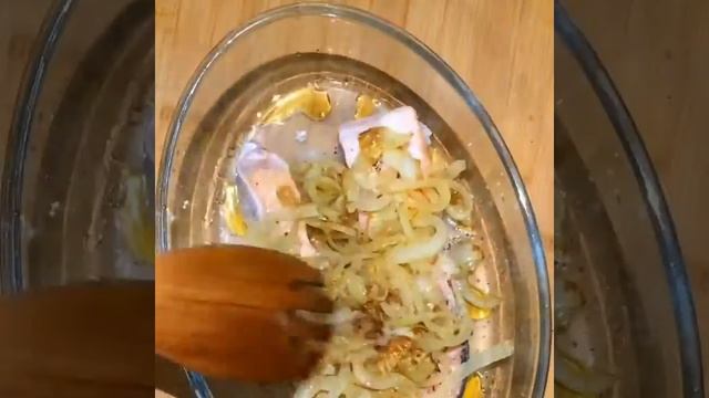Лосось в сметане с сыром пармезан! смотреть онлайн
