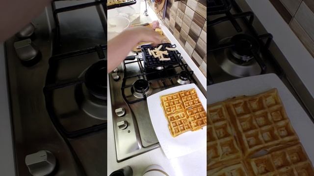 Омлет в вафельнице. Или Вафля Пицца. #Татарка смотреть онлайн