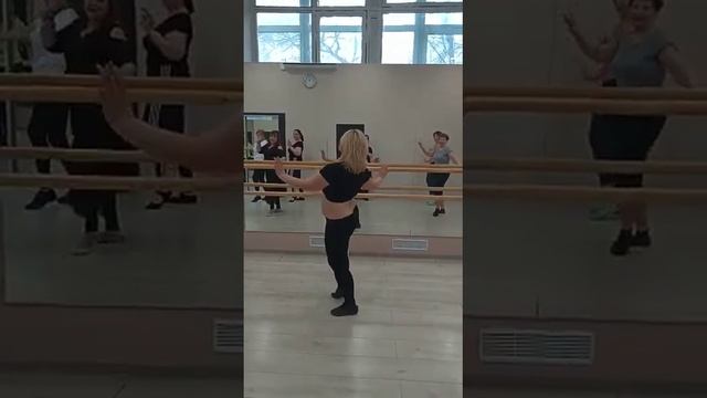 Проект “Московское долголетие”. Танец живота. Педагог Оксана Бабаева смотреть онлайн