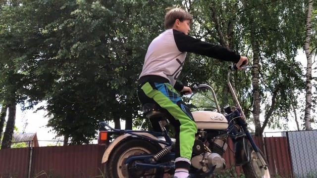 Обзор на мотоцыкл - Рига Мини 26 !!!!! 2-ух тактный смотреть онлайн