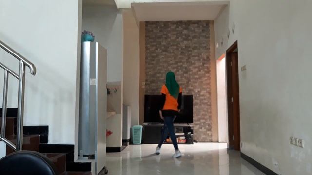 Don’t Be Shy - Line Dance смотреть онлайн