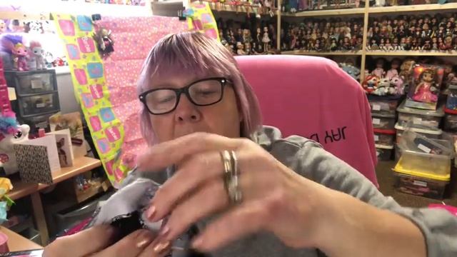LOL OMG LIGHTS GROOVY BABE UNBOXING - ADULT COLLECTOR смотреть онлайн
