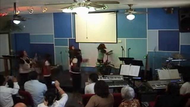 Tambourine Dance on Mother's Day смотреть онлайн