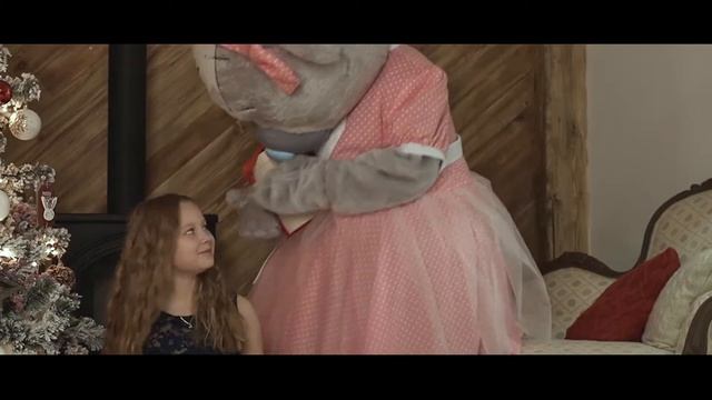 Ростовые куклы мишки дарят подарки к Новому году | Производство ростовых костюмов смотреть онлайн