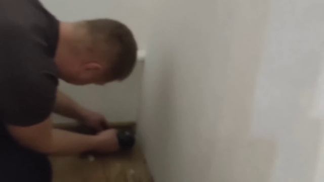 Простой парень с женой сделали ремонт в теплице и спальне смотреть онлайн