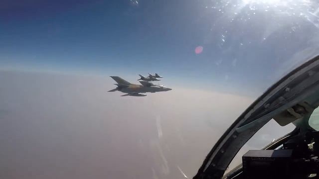 Nanchang Q5 / A5 ground attack jet смотреть онлайн