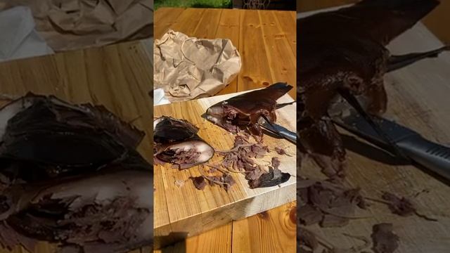 Дегустация рыбёхи на деревянной доске смотреть онлайн