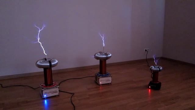 Тема из Duke Nukem на SimpeTesla смотреть онлайн