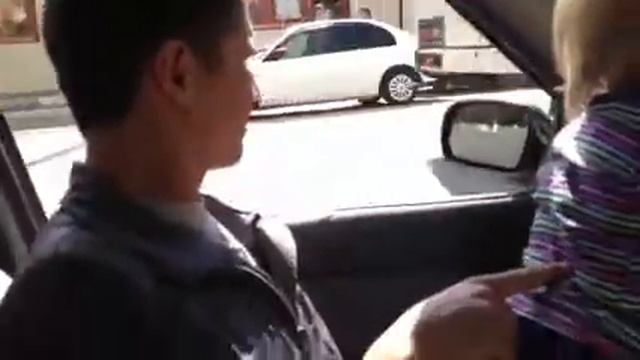 ДЕВОЧКА РУЛИТ !!! ЭТО НУЖНО ВСЕМ СМОТРЕТЬ!!! смотреть онлайн