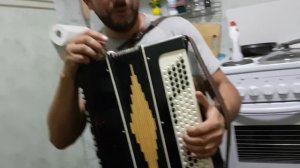 Первый урок для желающих научиться играть на баяне #ДомаВместе