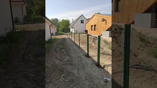 19 июня 2022 г. montáž pletivového plotu s obrubníkmi. монтаж забора сварной сеткой смотреть онлайн
