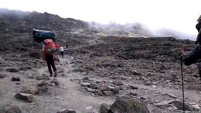 Восхождение на Килиманджаро, день 4 walk slowly смотреть онлайн