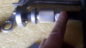 Джили Атлас 2,4-150лс. Замена задних колодок с электронным ручником.