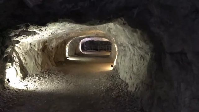 В шахте Рускеала смотреть онлайн