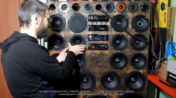 Подключаю конденсатор к динамику