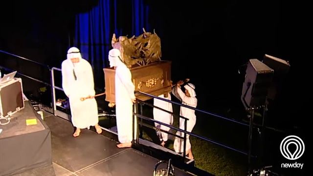 Adrian Holloway, Newday 2012 - Arrival of the Ark of the Covenant смотреть онлайн