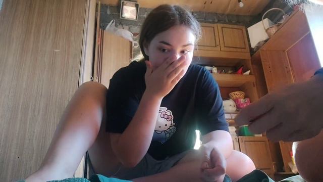УЕХАЛИ на дачу С ПОДРУГОЙ ОДНИ😱Встретили рассвет🌄Зашили гамак🧵🪡VLOG смотреть онлайн