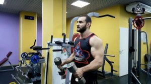 Как накачать руки? Молотки с гантелями. Техника упражнений. Качаем мышцы правильно!