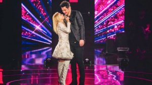 Дан Балан с мамой и Тиной Кароль на сцене