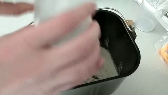 Пышные дрожжевые оладьи с яблоками ? смотреть онлайн