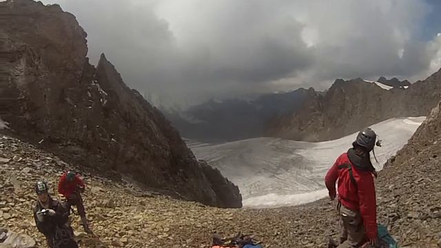 2 01 Вид с седловины пер Скальный Замок 1Б смотреть онлайн