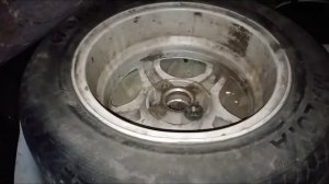 При езде дёргается руль в разные стороны. Машину тянет влево или вправо. Причины.