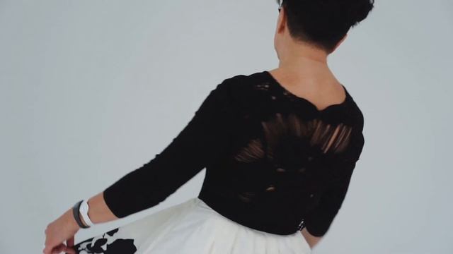 Летние образы. Сочетание белого, чёрного, красного. смотреть онлайн