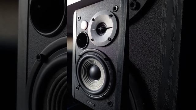 Edifier 1280 INSANE BASS!!! смотреть онлайн