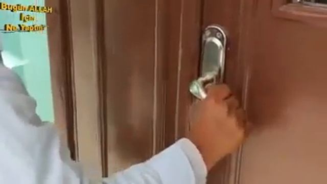 Учитель бьет мальчика в классе,слезы на глазах!поймете если до конца посмотрите смотреть онлайн