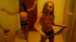 Детский домашний танец девчат 10-и лет