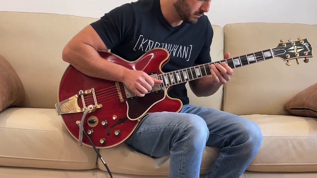 Gibson Custom Shop Noel Gallagher 1960 ES-355 - 60s Cherry Murphy Lab Aged смотреть онлайн