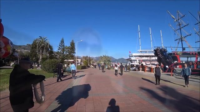 Турция: Аланья в марте. Море тюльпанов. Пляж и набережная в центре смотреть онлайн