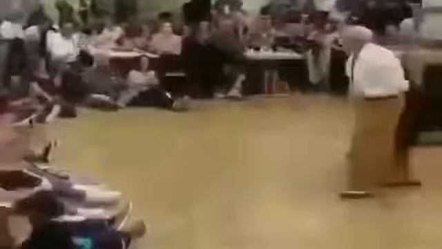 Танец пожилых людей смотреть онлайн