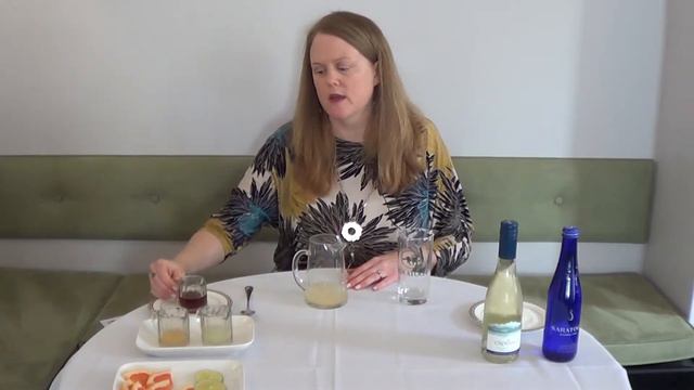 Cocktails with Colleen - Grapefruit Paloma Cocktail смотреть онлайн