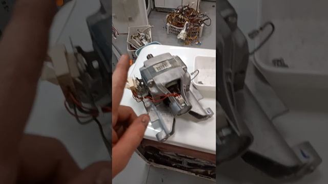 Стиральная машина Electrolux не запускает стирку, не крутит барабан, резко вращает барабан смотреть онлайн