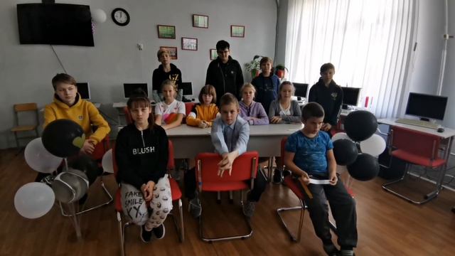 Видеопоздравление учеников 6б класса с Днем Учителя! смотреть онлайн