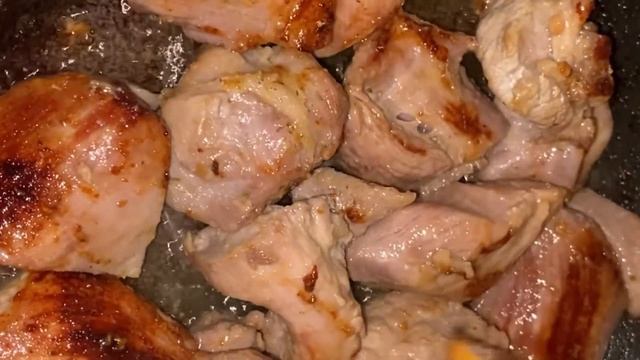 Жаркое из мясо бедра индейки.Жаркое по-домашнему.#жаркое#индейка#еда#вкусно#рецепт# смотреть онлайн