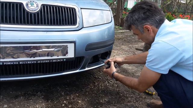Skoda Demontare si inlocuire proiector ceata / Front fog light projector how to change replacement смотреть онлайн