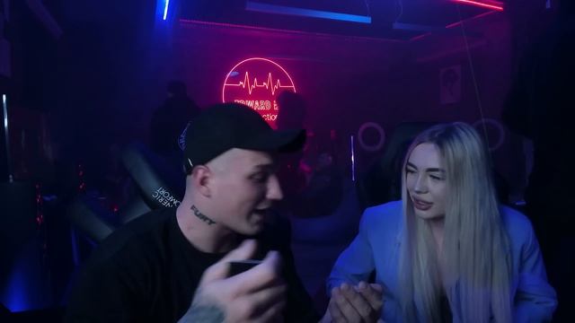 ЭДВАРД БИЛ ПРИГЛАСИЛ КРАСОТОК И ЗАДАЁТ ИМ ПОШЛЫЕ ВОПРОСЫ! | ТРЭШ С КРАСОТКАМИ смотреть онлайн