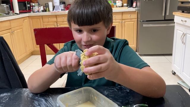 Zac videos - Minecraft Mine Kit. Mystery box opening смотреть онлайн