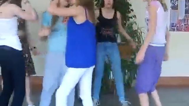 Чики рвут танцпол смотреть онлайн