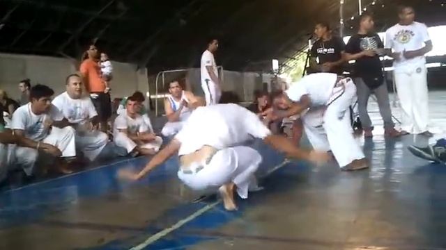 XIII Batizado Associação Capoeira Interação - jogo do Ronald смотреть онлайн
