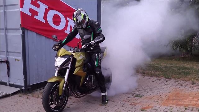 Honda CB 1000 R Burnout смотреть онлайн