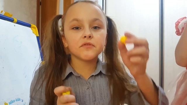 Праздник для маленькой сестрёнки. Купили тухлые продукты. Испекли игрушечный торт. День рождения. смотреть онлайн