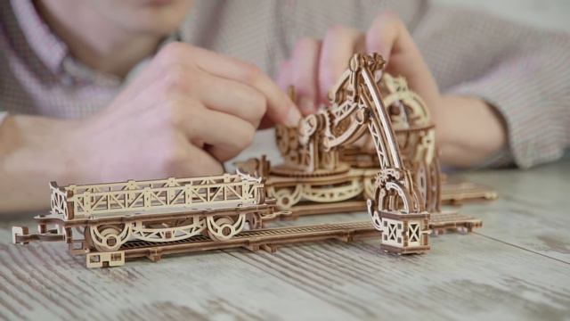 Ugears Rail Manipulator смотреть онлайн